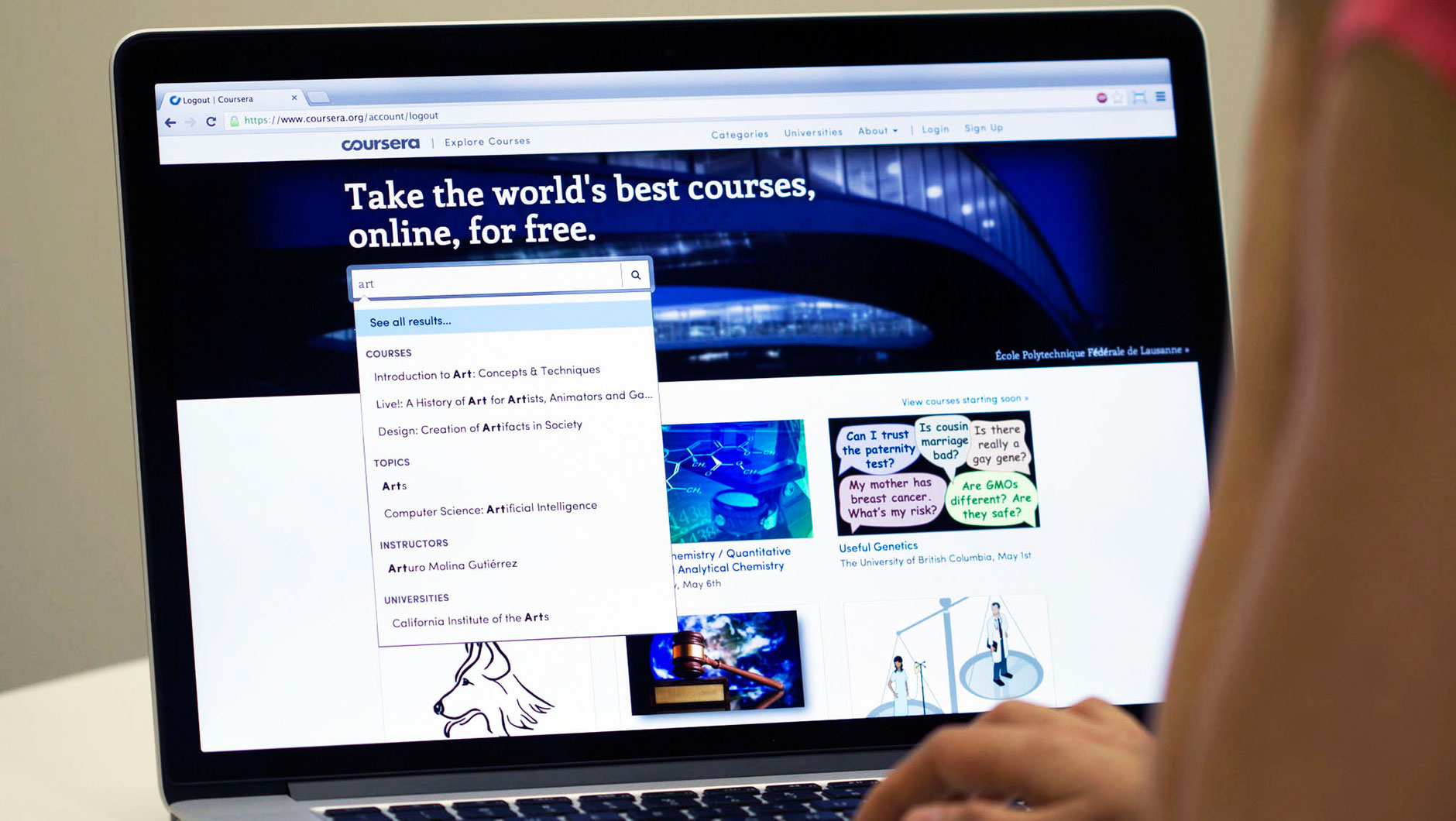Сoursera.org - кладезь бесплатных онлайн-курсов всех вузов мира. Здесь находится научная база по 11 различным разделам