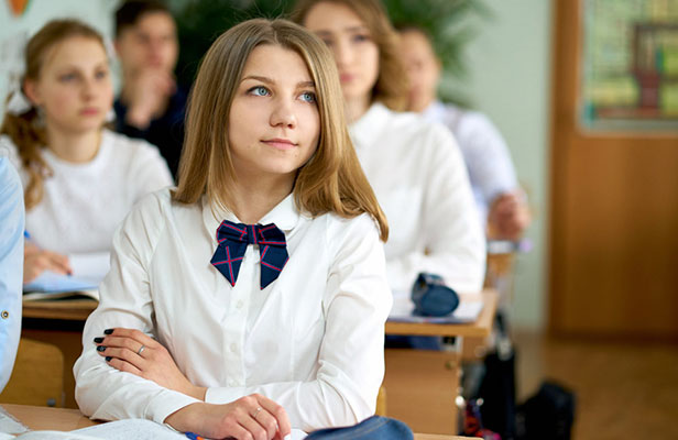 Министерство образования: школьников могут аттестовать по результатам трёх четвертей