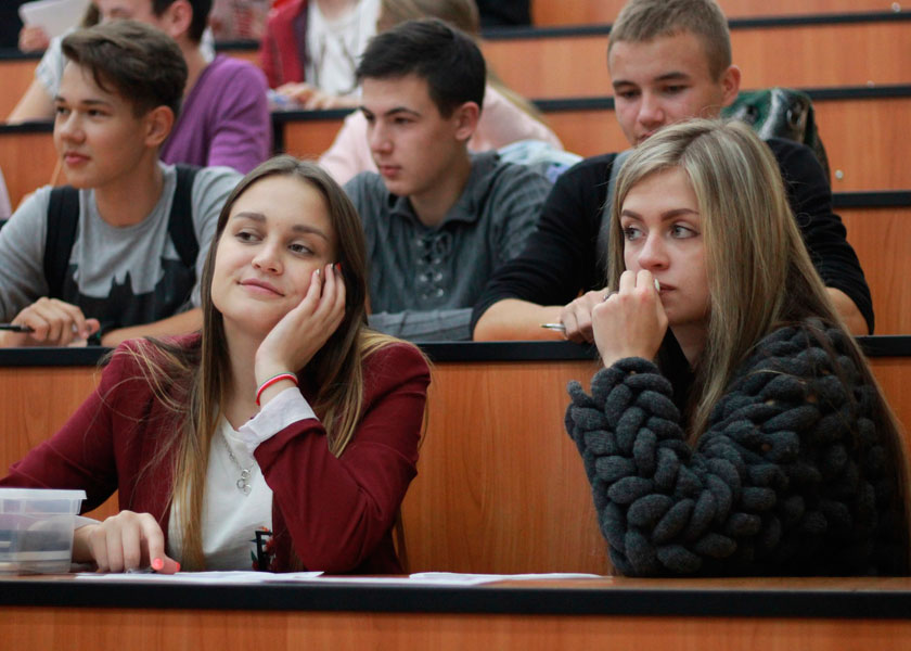 Количество студентов в вузах Беларуси сократилось в 1,6 раза за последние 8 лет