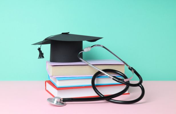 На какие специальности принимают в медицинские колледжи Беларуси после 9-го и 11-го класса