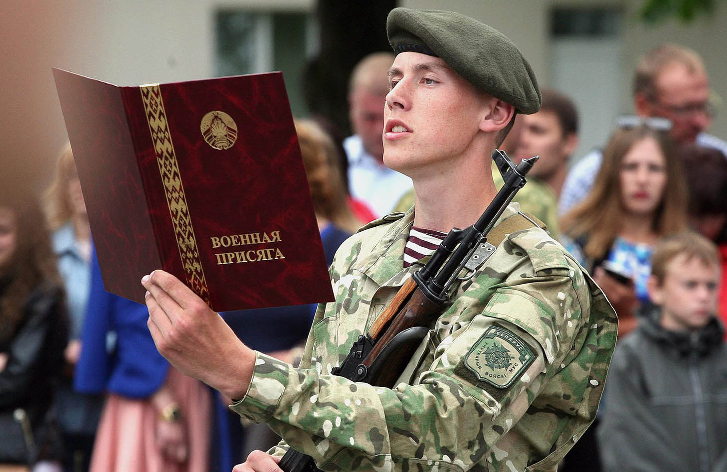Президент Беларуси подписал новый закон о службе в армии